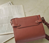FOUNDER SLING BAG