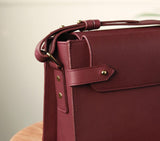 FOUNDER SLING BAG
