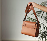 FOUNDER SLING BAG