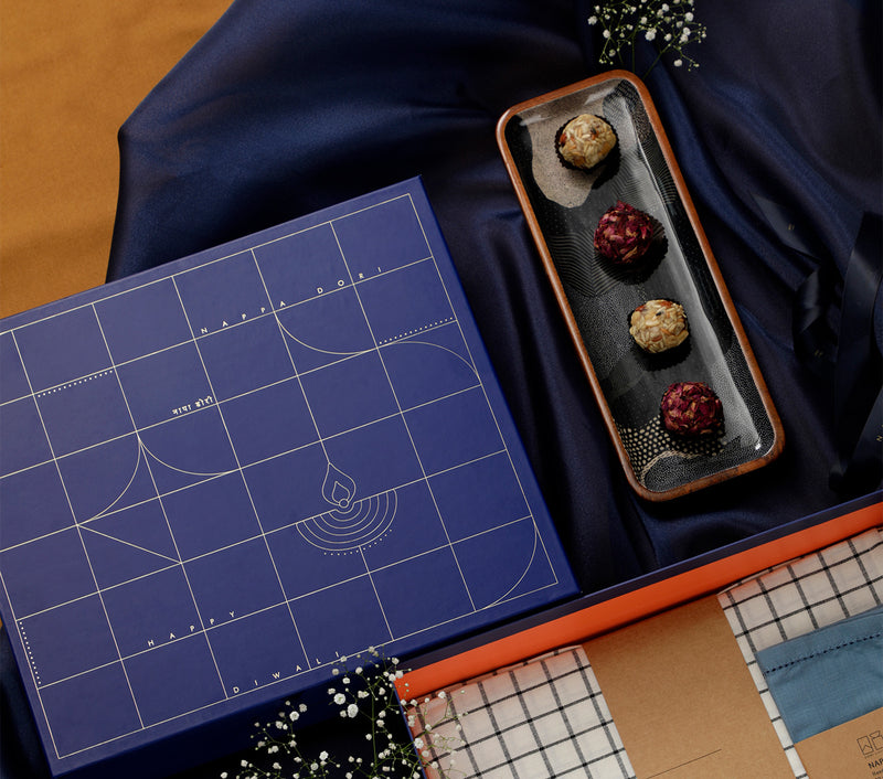 AMOUR GIFT BOX