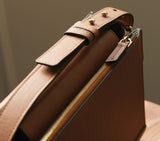 FOUNDER SLING BAG