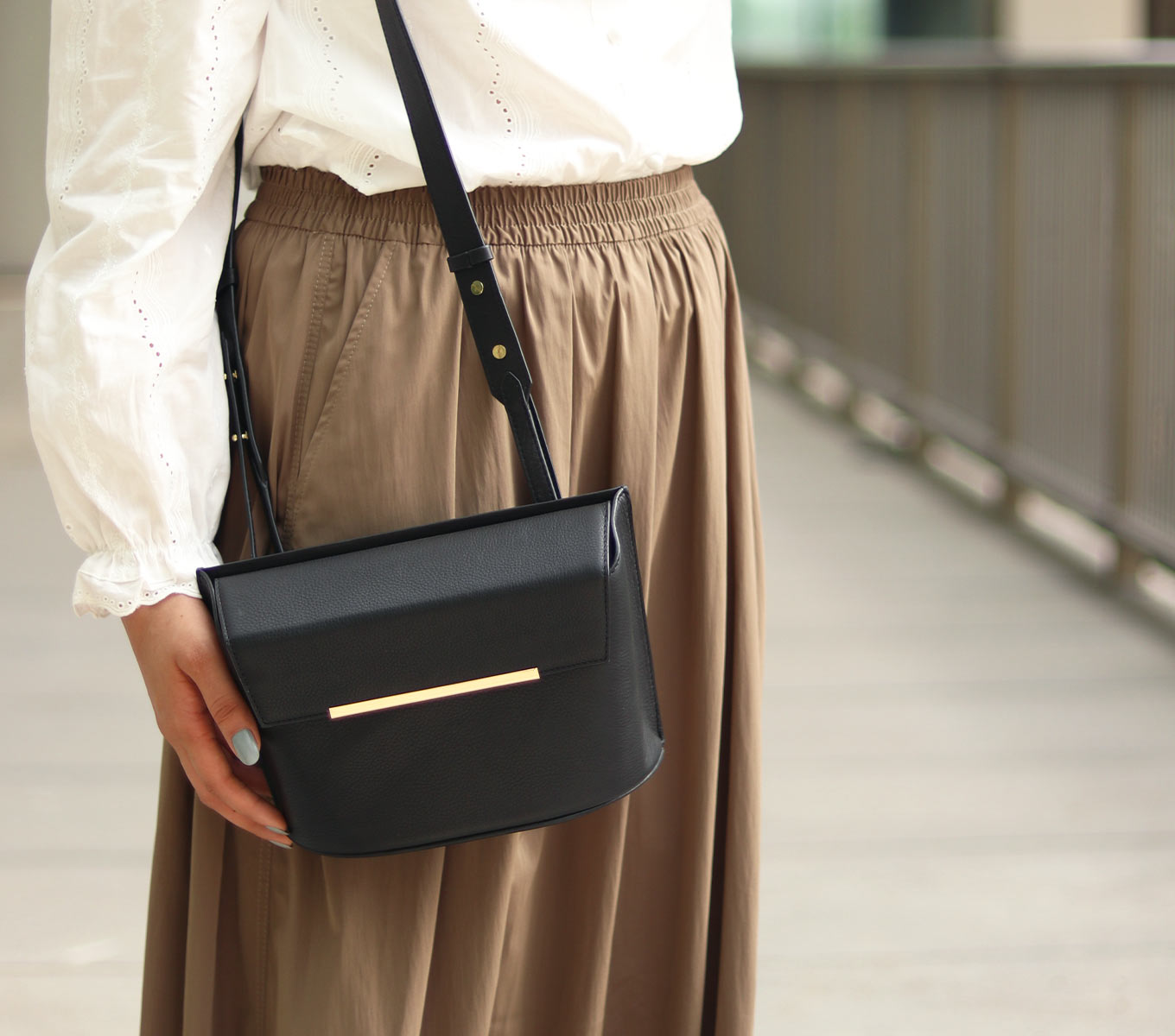 Women's Black Leather Sling Bag Chest Bag For Women – igemstonejewelry