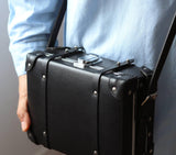 STEAMER SLING BAG BLACK image 1